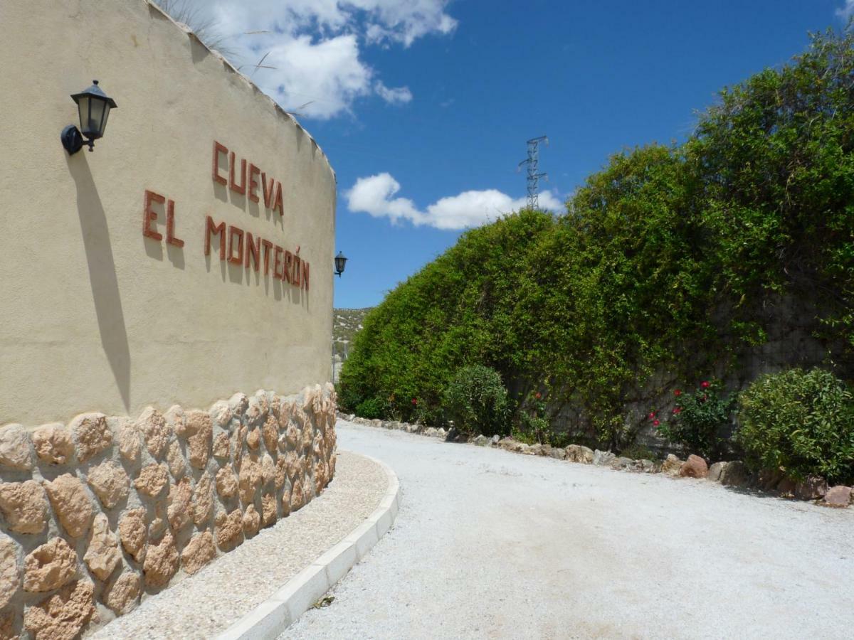 Cueva El Monteron Holiday home *